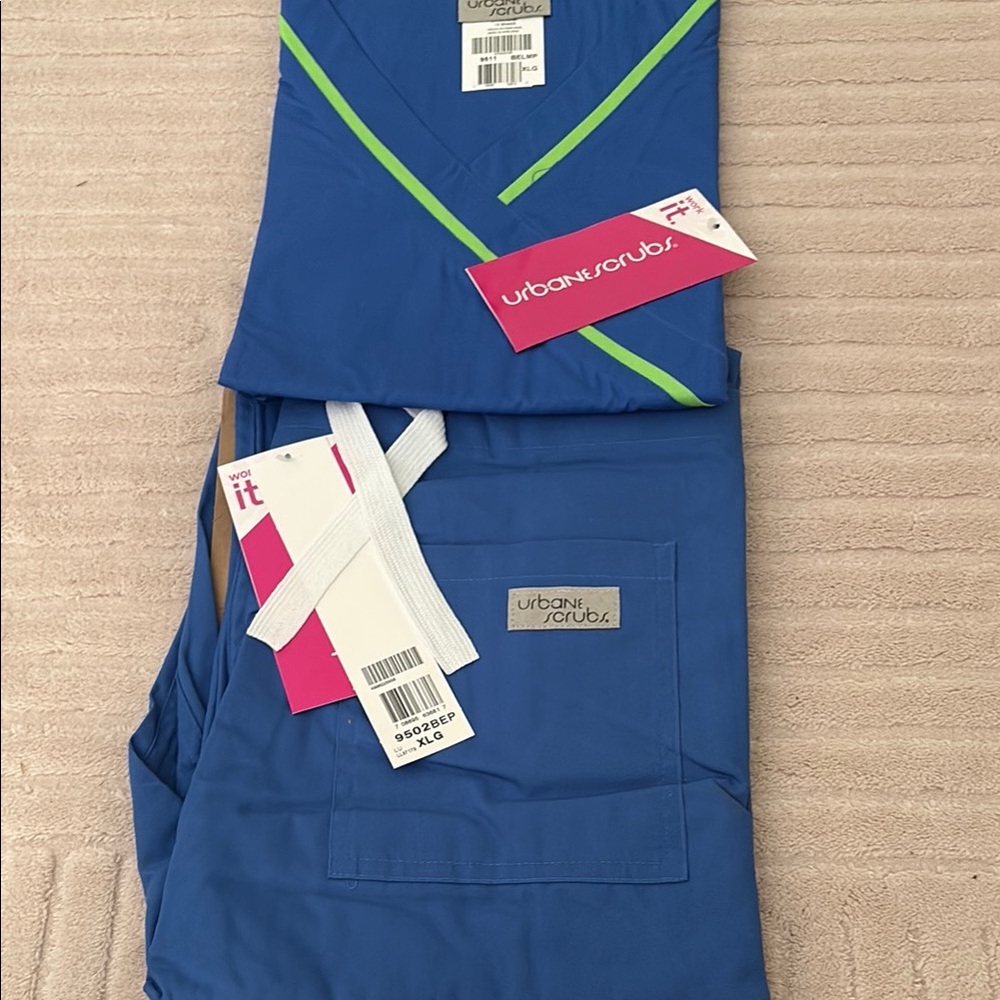 Medical scrubs set